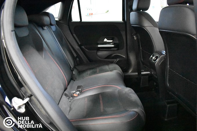 MERCEDES-BENZ GLA 200 d Automatic Premium